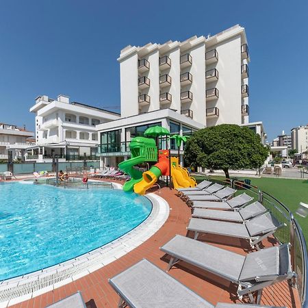 Hotel 2000 Riccione Exterior foto