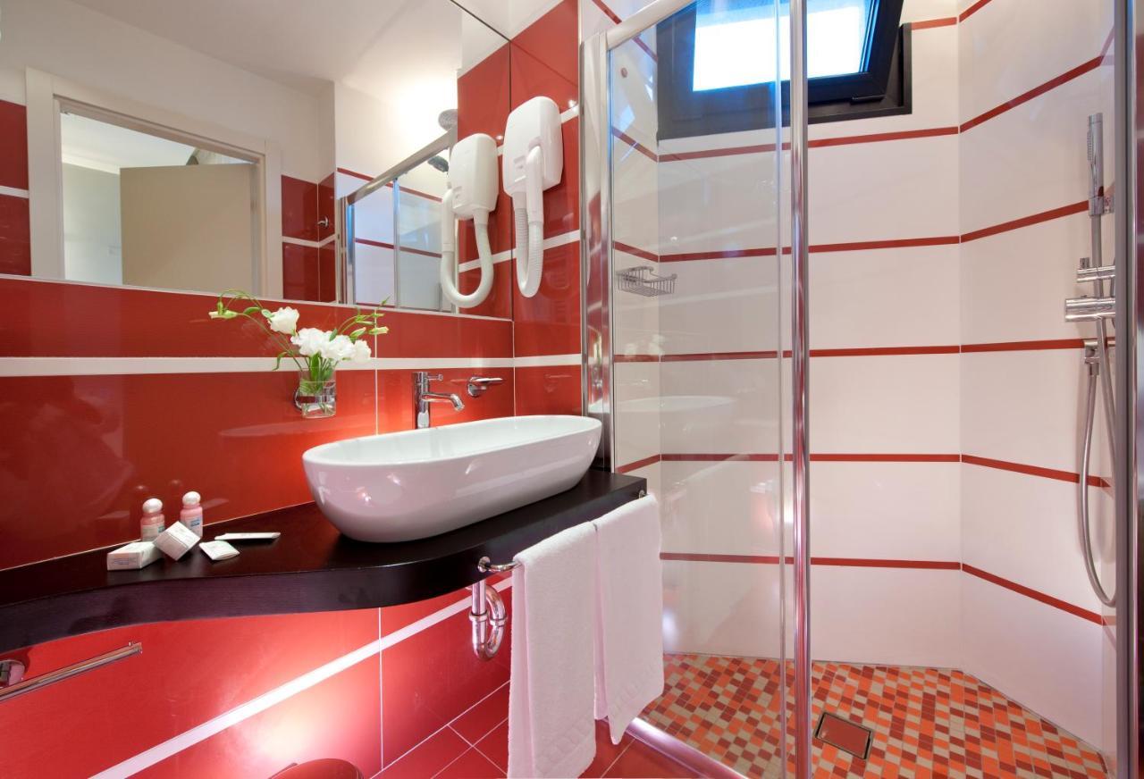 Hotel 2000 Riccione Habitación foto
